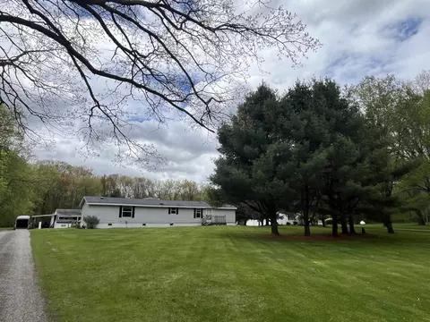 271 W Clarence, Harrison, MI 48625