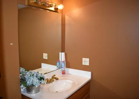 Bath - 4615 Salisbury, Gladwin, MI 48624 photo 9 of 9