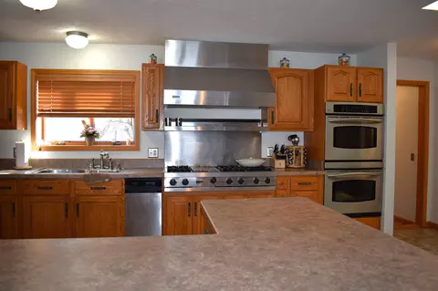 Kitchen - 4615 Salisbury, Gladwin, MI 48624 photo 5 of 9