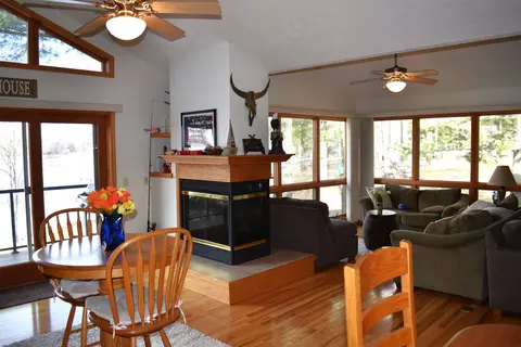 Dining - 4615 Salisbury, Gladwin, MI 48624 photo 2 of 3