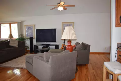 Living - 4615 Salisbury, Gladwin, MI 48624 photo 4 of 8