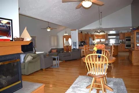 Living - 4615 Salisbury, Gladwin, MI 48624 photo 5 of 8