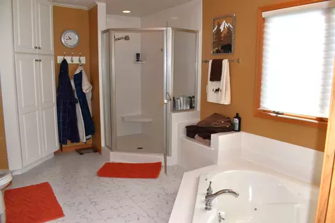 Bath - 4615 Salisbury, Gladwin, MI 48624 photo 2 of 9