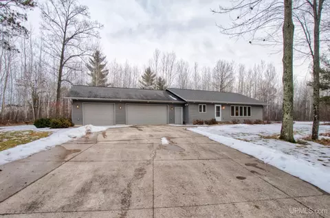 3732 Lake Ellwood, Florence, WI 54121