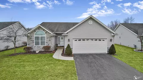 1993 Fountain, Lambertville, MI 48144