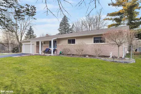 4947 Southview, Utica, MI 48317