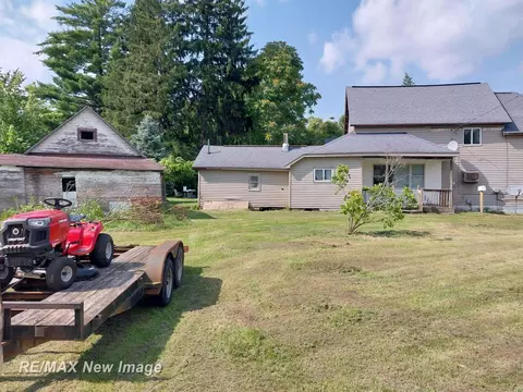 630 Chesaning, Saint Charles, MI 48655