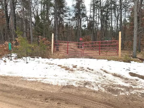 8587 Fir, Harrison, MI 48625