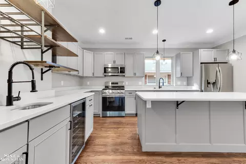 Kitchen - 908 Trombley, Grosse Pointe Park, MI 48230 photo 6 of 7