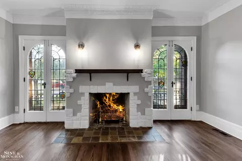 Living - 908 Trombley, Grosse Pointe Park, MI 48230 photo 2 of 5