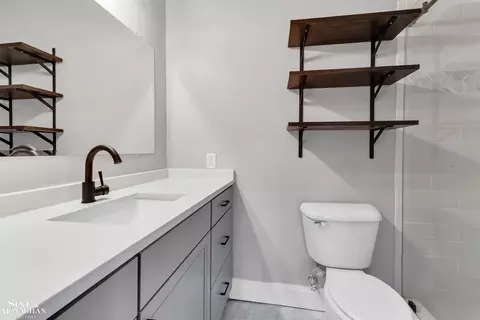 Bath - 908 Trombley, Grosse Pointe Park, MI 48230 photo 4 of 7