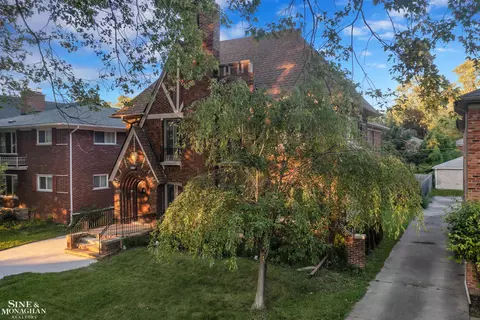 Exterior - 908 Trombley, Grosse Pointe Park, MI 48230 photo 10 of 13