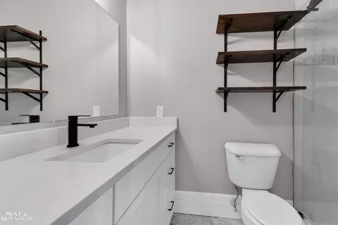 Bath - 908 Trombley, Grosse Pointe Park, MI 48230 photo 1 of 7
