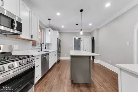 Kitchen - 908 Trombley, Grosse Pointe Park, MI 48230 photo 2 of 7