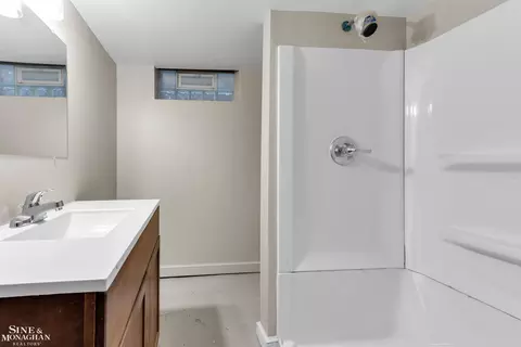 Bath - 908 Trombley, Grosse Pointe Park, MI 48230 photo 7 of 7