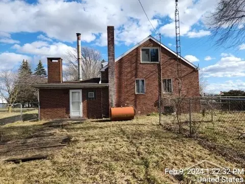 8985 Hack, Saginaw, MI 48601 photo 3