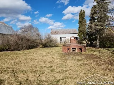 8985 Hack, Saginaw, MI 48601 photo 7