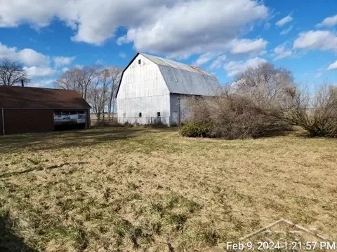 8985 Hack, Saginaw, MI 48601 photo 5