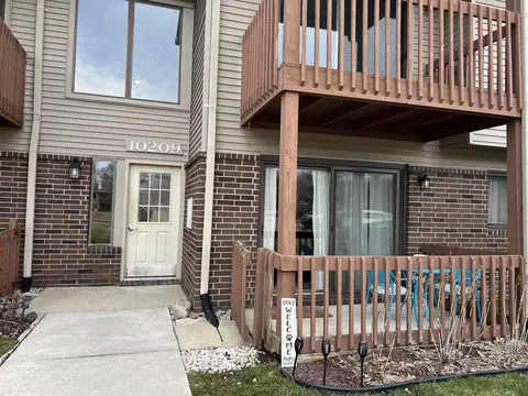 10209 Nancys Blvd # 65, Grosse Ile, MI 48138