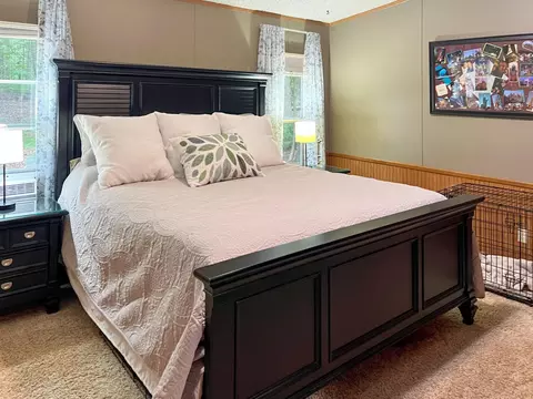 Bedroom - 4991 Queens Way, Gladwin, MI 48624 photo 3 of 6
