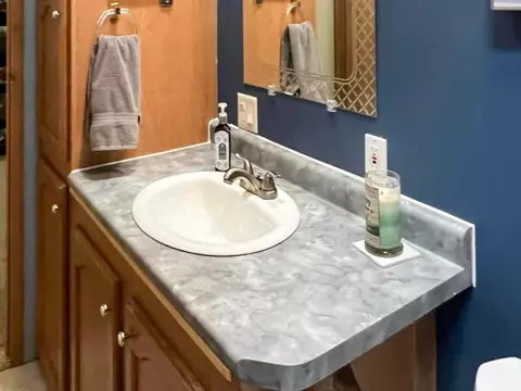 Bath - 4991 Queens Way, Gladwin, MI 48624 photo 4 of 7