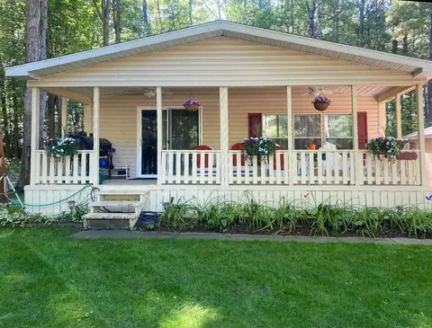 4991 Queens Way, Gladwin, MI 48624