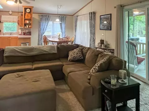 Living - 4991 Queens Way, Gladwin, MI 48624 photo 9 of 10