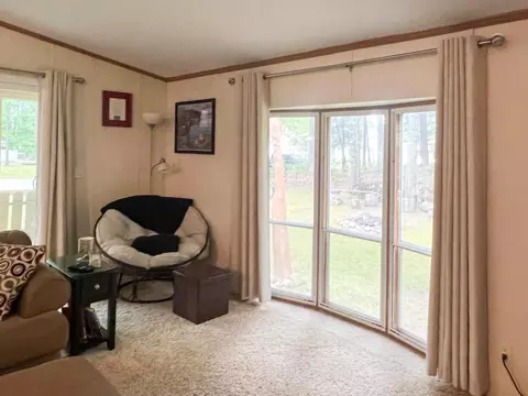 Living - 4991 Queens Way, Gladwin, MI 48624 photo 8 of 10