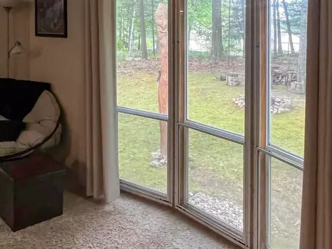 Living - 4991 Queens Way, Gladwin, MI 48624 photo 5 of 10