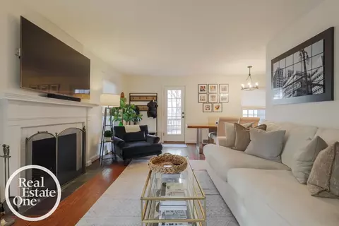 100 Mapleton, Grosse Pointe Farms, MI 48236 photo 4