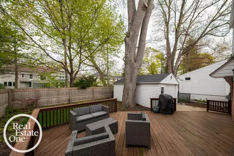100 Mapleton, Grosse Pointe Farms, MI 48236 photo 23