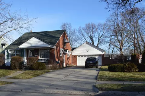21629 Trombly, Saint Clair Shores, MI 48080