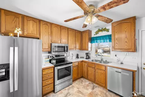 Kitchen - 415 Toll, Monroe, MI 48162 photo 1 of 3