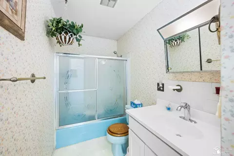 Bath - 415 Toll, Monroe, MI 48162 photo 1 of 1