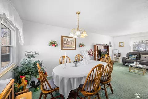Dining - 415 Toll, Monroe, MI 48162 photo 2 of 2