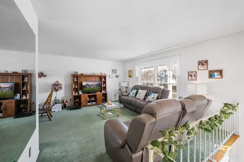 Living - 415 Toll, Monroe, MI 48162 photo 1 of 3
