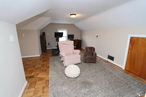 Living - 2085 Vivian, Monroe, MI 48162 photo 4 of 4