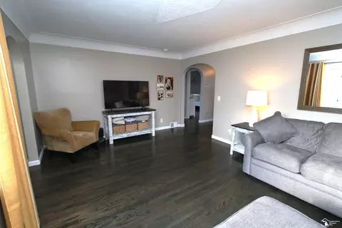 Living - 2085 Vivian, Monroe, MI 48162 photo 2 of 4