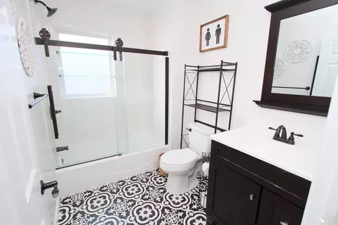 Bath - 2085 Vivian, Monroe, MI 48162 photo 1 of 1