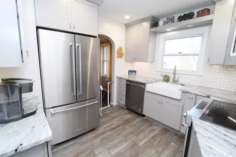 Kitchen - 2085 Vivian, Monroe, MI 48162 photo 2 of 3