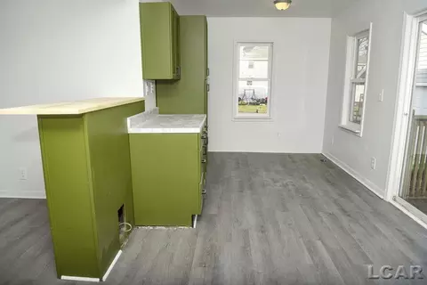 Kitchen - 637 Oak, Adrian, MI 49221 photo 4 of 7