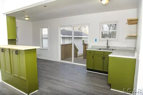 Kitchen - 637 Oak, Adrian, MI 49221 photo 3 of 7