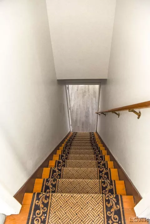 Entry Way - 637 Oak, Adrian, MI 49221 photo 3 of 3