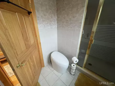 Bath - 6996 M26, Eagle Harbor, MI 49950 photo 2 of 8