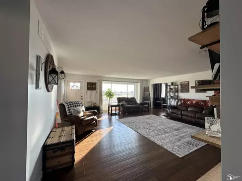 Living - 5050 S Custer, Monroe, MI 48161 photo 5 of 6
