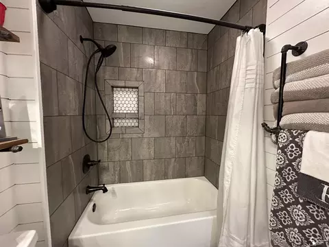Bath - 5050 S Custer, Monroe, MI 48161 photo 2 of 8