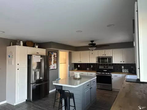 Kitchen - 5050 S Custer, Monroe, MI 48161 photo 2 of 6