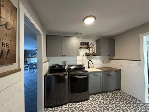 Kitchen - 5050 S Custer, Monroe, MI 48161 photo 6 of 6