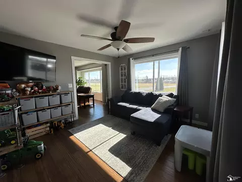 Living - 5050 S Custer, Monroe, MI 48161 photo 2 of 6