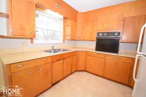 Kitchen - 498 Velma, Owosso, MI 48867 photo 1 of 2